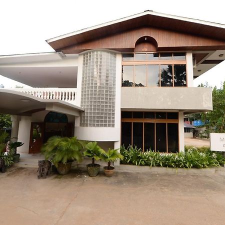 Min Nandar Garden Hotel Thanlyin Buitenkant foto