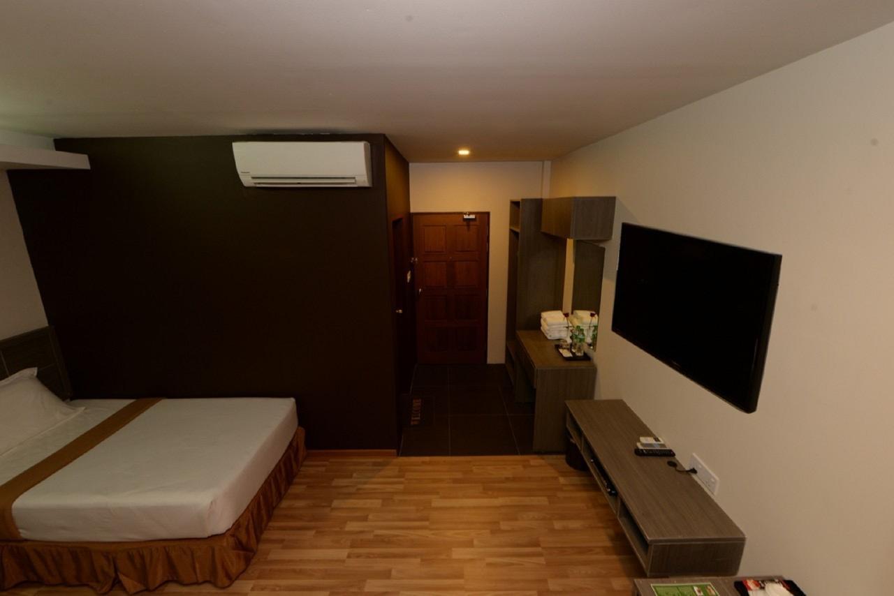Min Nandar Garden Hotel Thanlyin Buitenkant foto