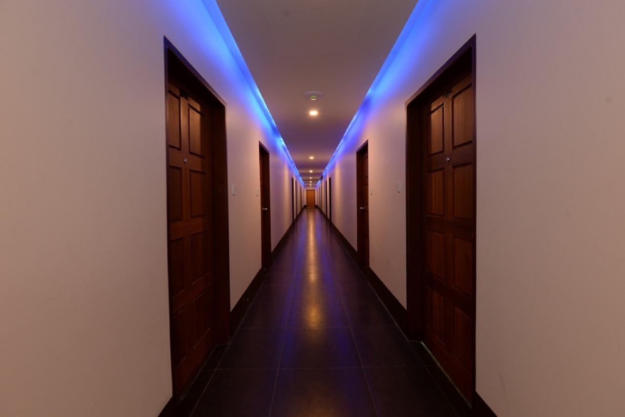 Min Nandar Garden Hotel Thanlyin Buitenkant foto