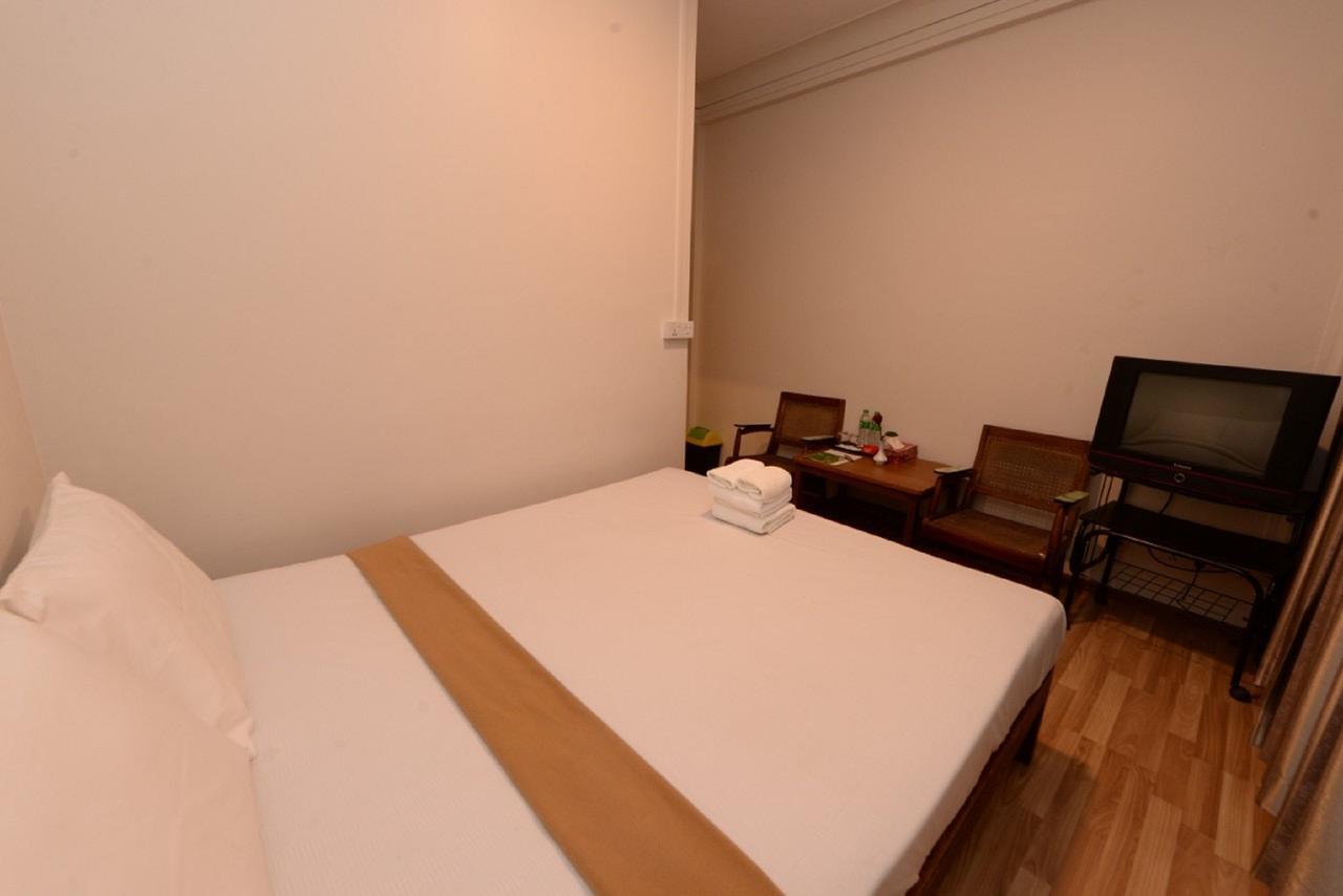 Min Nandar Garden Hotel Thanlyin Buitenkant foto